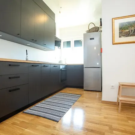Feel Near Free Parking With Sea View Apartman