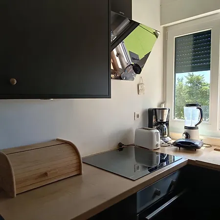 Apartment Feel Near Free Parking With Sea View